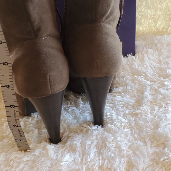 Booties - Picture 3 of 8